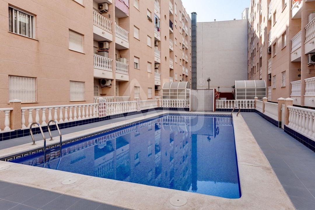 2 bedroom Apartment in Torrevieja - CYM146979 - Photo - 3