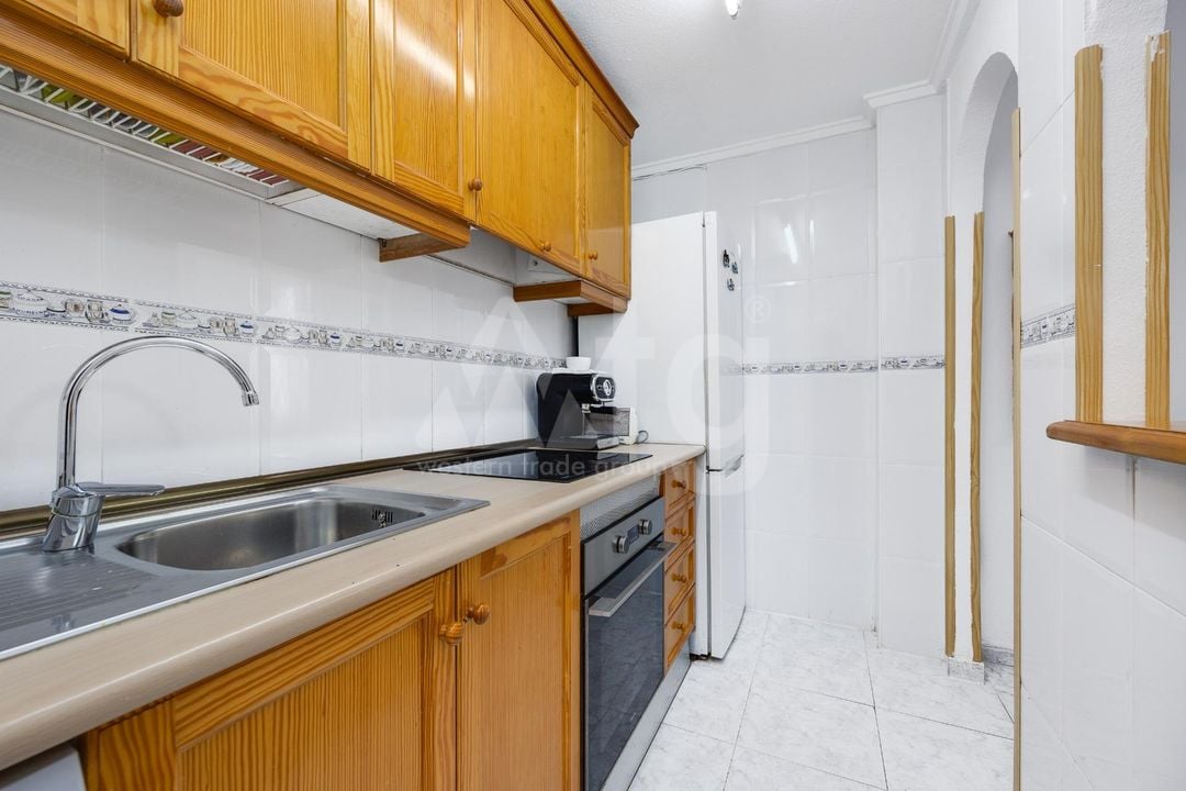 2 bedroom Apartment in Torrevieja - HRE140916 - Photo - 12