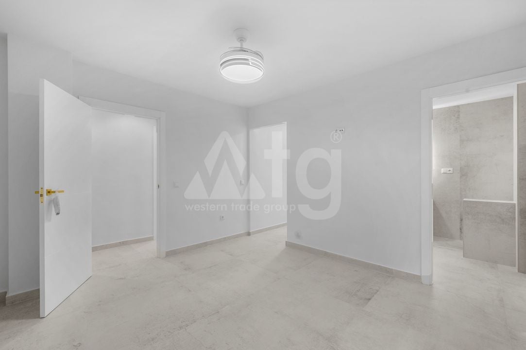 3 bedroom Apartment in Torrevieja - CBB141169 - Photo - 14