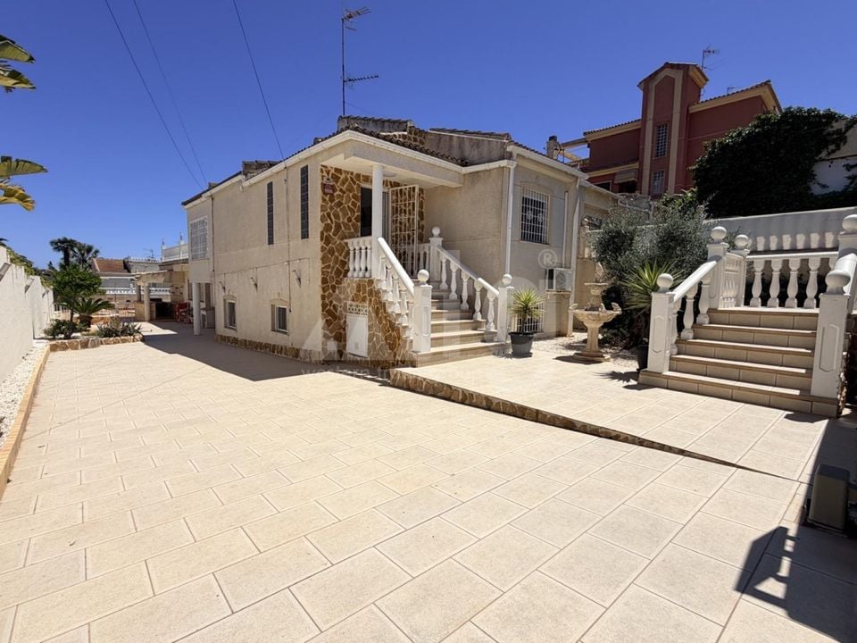 Villa de 5 chambres à Torrevieja - IMC141297 - Photo - 3
