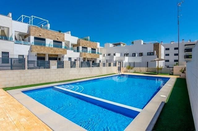 Townhouse de 3 chambres à Las Filipinas - URE141577 - Photo - 2
