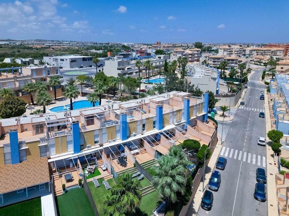 Townhouse w Orihuela Costa, 3 sypialnie - CRR142544 - Zdjęcie - 2