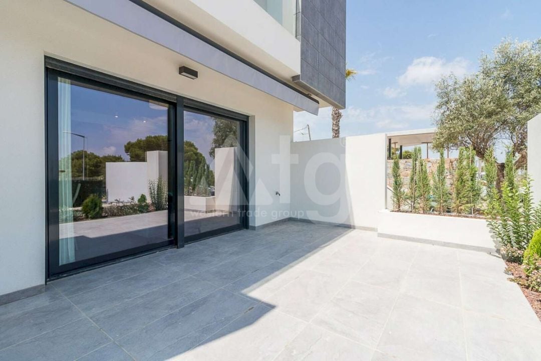 3 bedroom Apartment in Torrevieja - EES143246 - Photo - 2