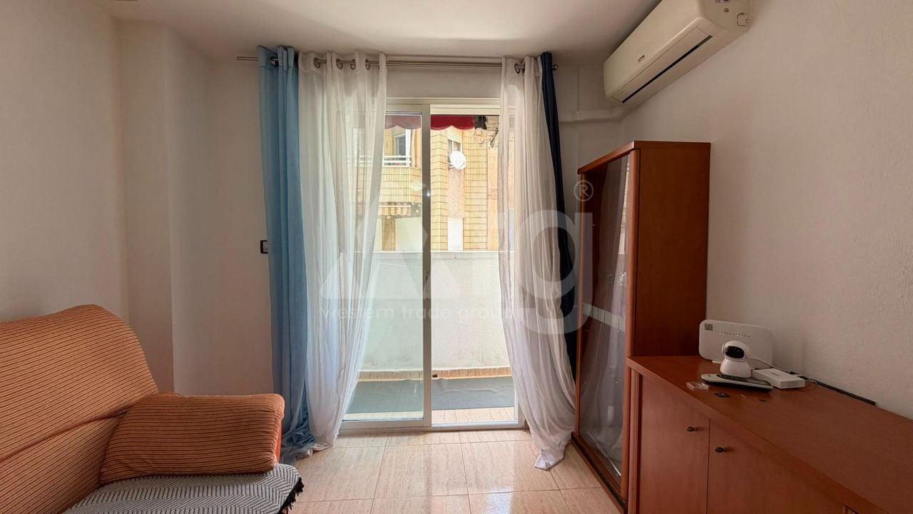 2 bedroom Apartment in Torrevieja - CT143842 - Photo - 4