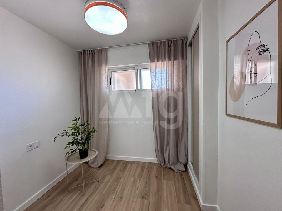 2 bedroom Apartment in Torrevieja - CT145061 - Photo - 12