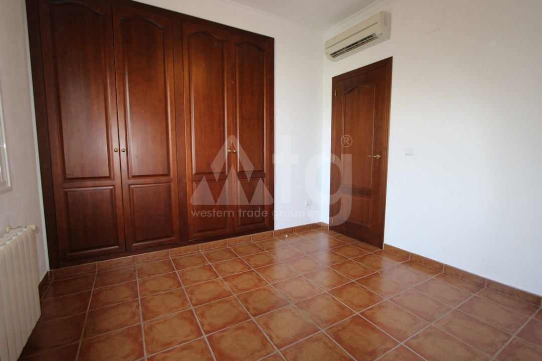 Villa de 5 habitaciones en Orba - PGP145773 - Foto - 12