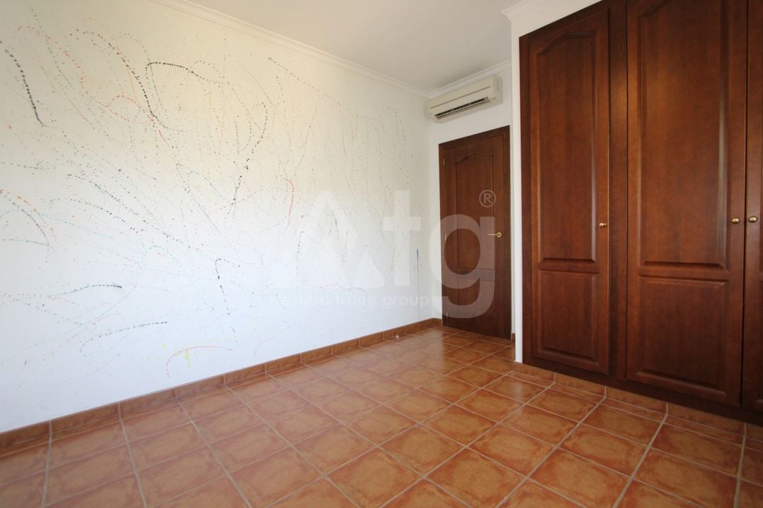 Villa de 5 habitaciones en Orba - PGP145773 - Foto - 15