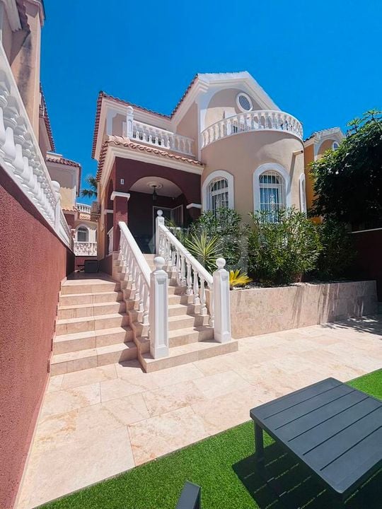 3 bedroom Villa in Orihuela Costa - SLS145941 - Photo - 2