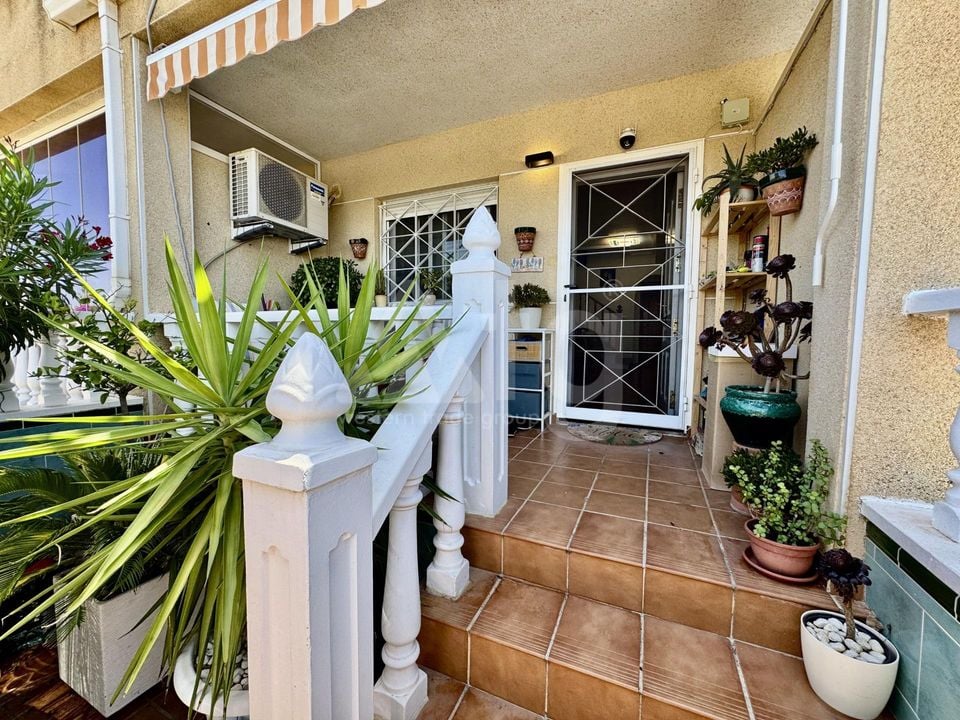 1 bedroom Townhouse in Torrevieja - CT146441 - Photo - 1