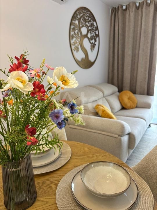 2 bedroom Apartment in Torrevieja - LR146549 - Photo - 2