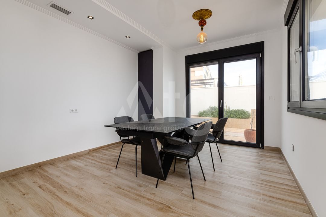4 bedroom Villa in Torrevieja - CBC37369 - Photo - 9
