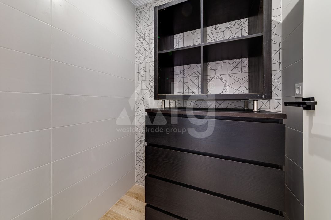 4 bedroom Villa in Torrevieja - CBC37369 - Photo - 39