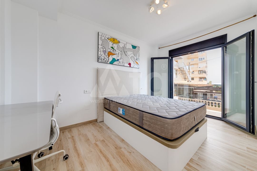4 bedroom Villa in Torrevieja - CBC37369 - Photo - 25
