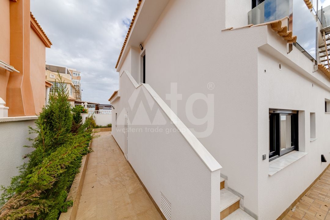 4 bedroom Villa in Torrevieja - CBC37369 - Photo - 45