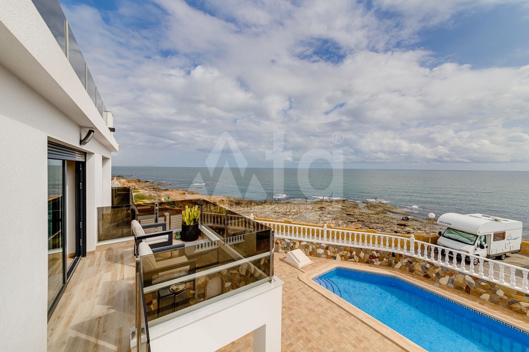 4 bedroom Villa in Torrevieja - CBC37369 - Photo - 3