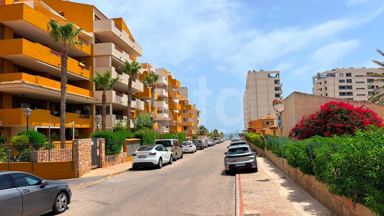 2 bedroom Apartment in Punta Prima - LR146893 - Photo - 3