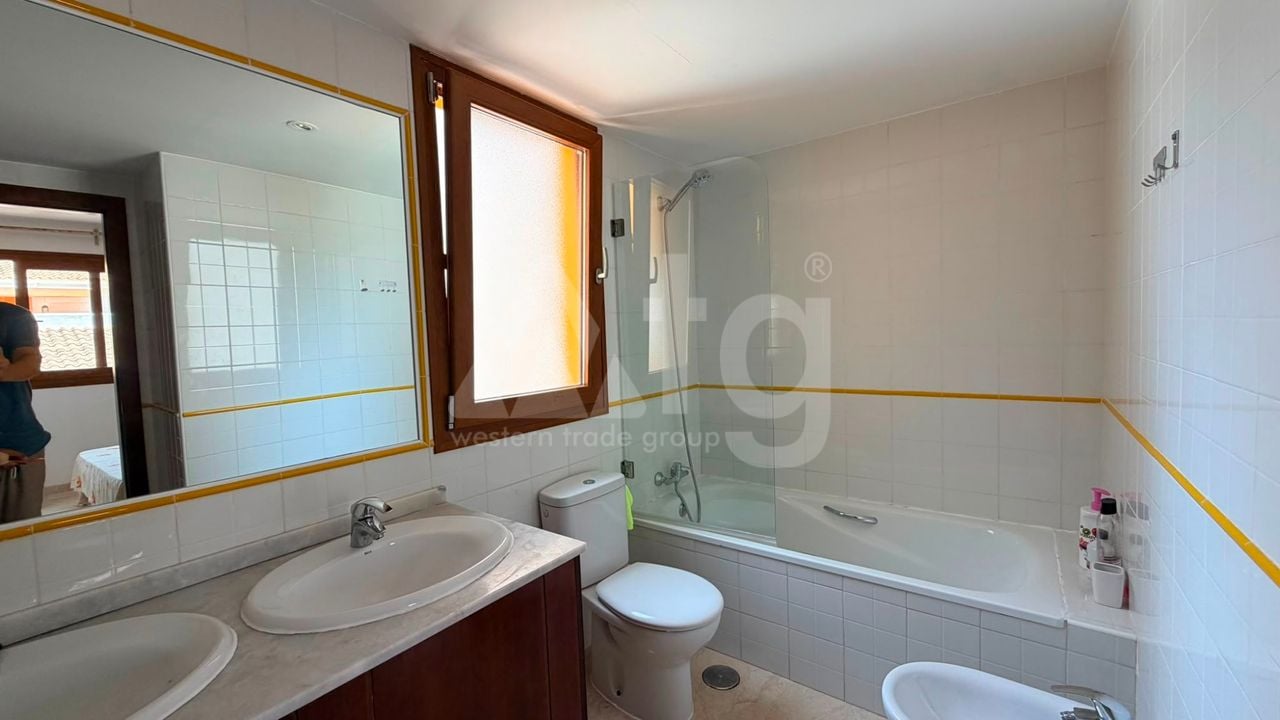 2 bedroom Apartment in Punta Prima - LR146893 - Photo - 16