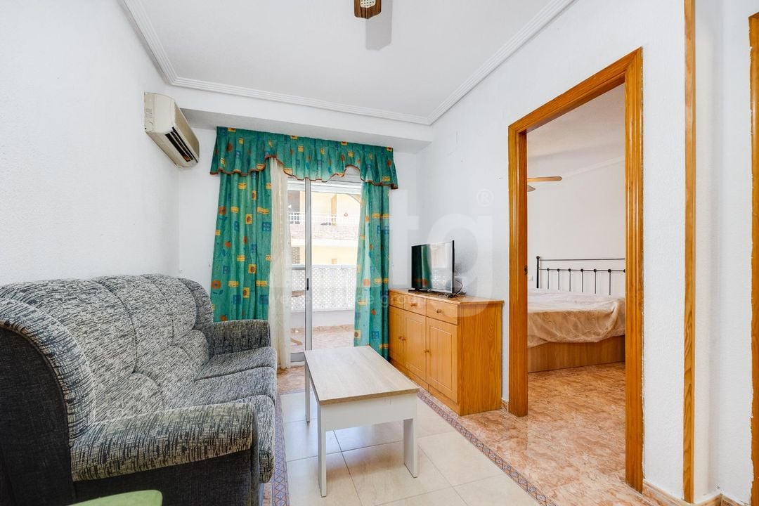 2 bedroom Apartment in Torrevieja - CYM146968 - Photo - 2