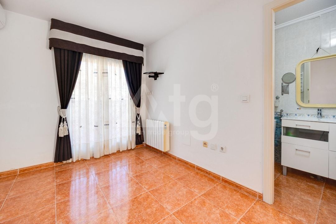 3 bedroom Penthouse in Torrevieja - CYM146971 - Photo - 10