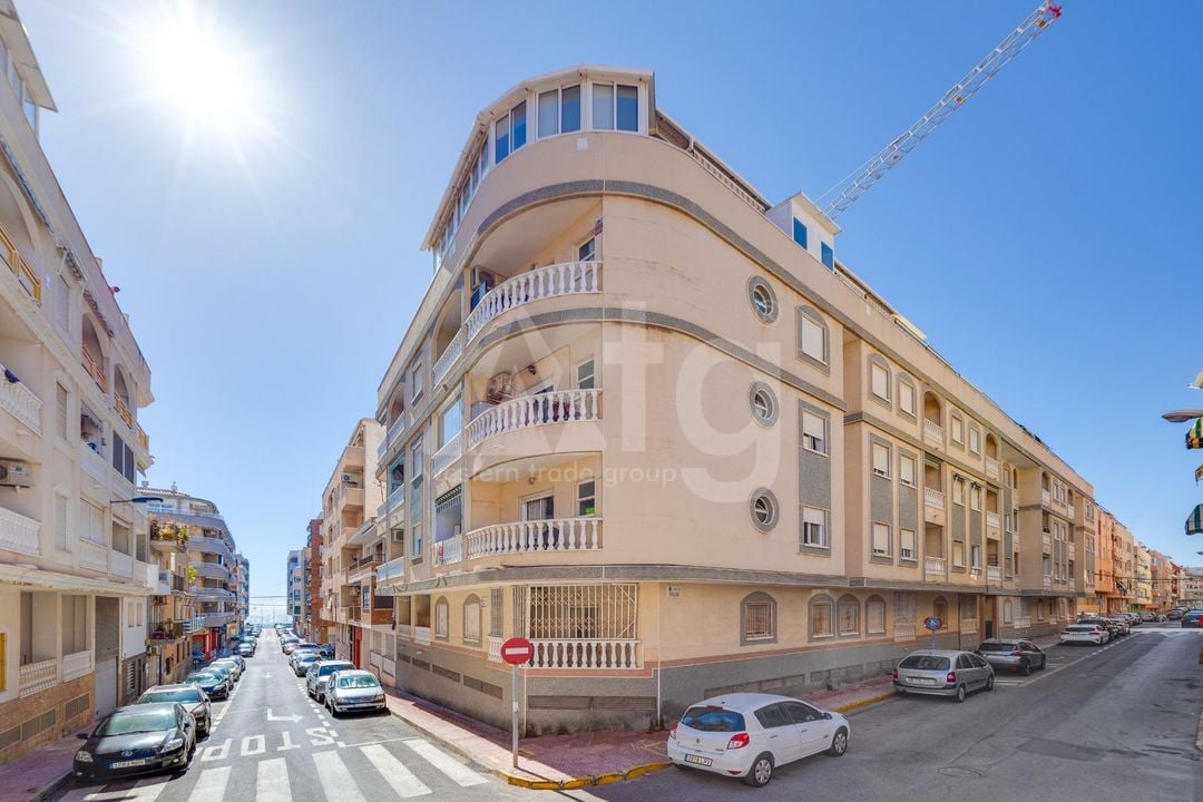 3 bedroom Penthouse in Torrevieja - CYM146971 - Photo - 1