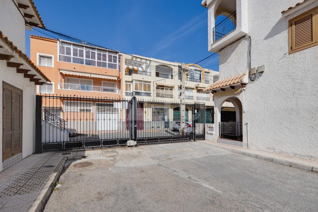 3 bedroom Bungalow in Torrevieja - CYM146972 - Photo - 40