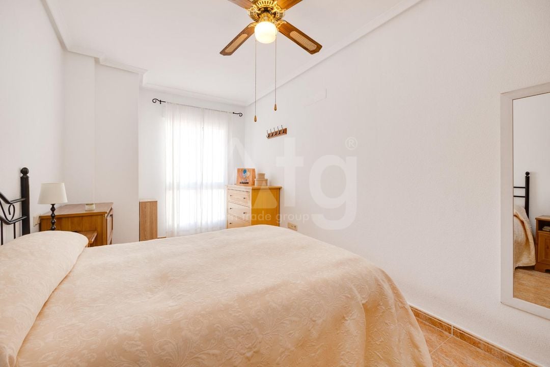 2 bedroom Apartment in Torrevieja - CYM146973 - Photo - 12