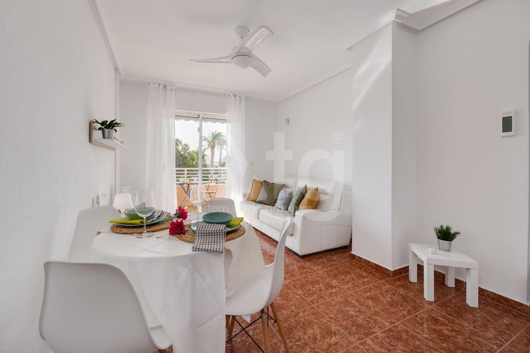 2 bedroom Apartment in Torrevieja - CYM146977 - Photo - 4