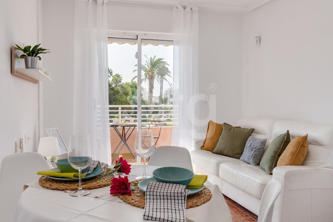 2 bedroom Apartment in Torrevieja - CYM146977 - Photo - 3