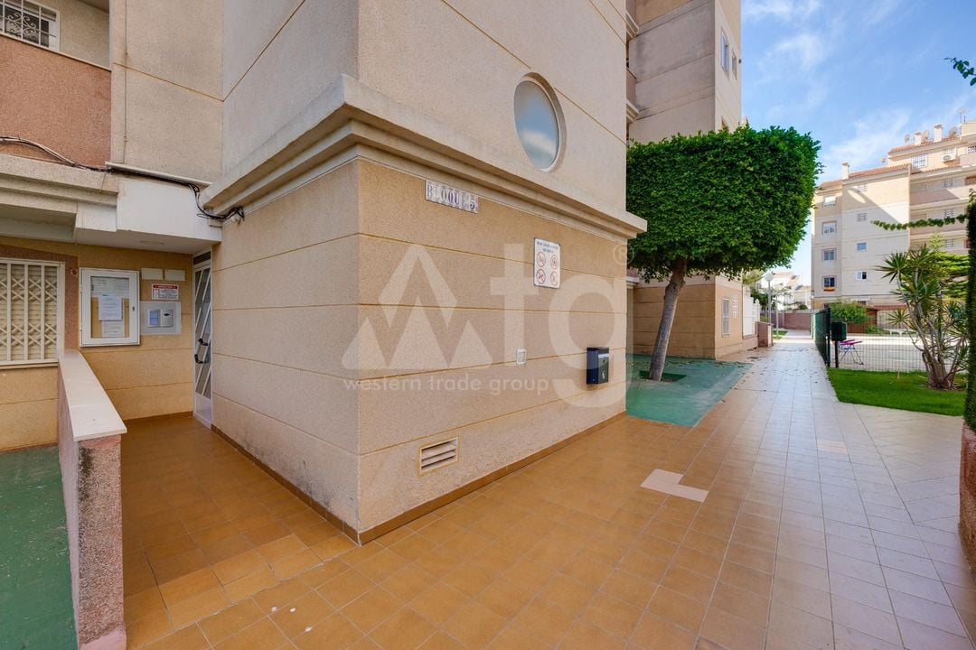 2 bedroom Apartment in Torrevieja - CYM146977 - Photo - 24