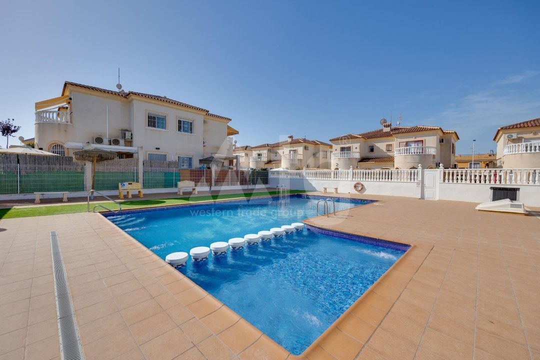 Villa de 2 chambres à Torrevieja - CYM146982 - Photo - 32