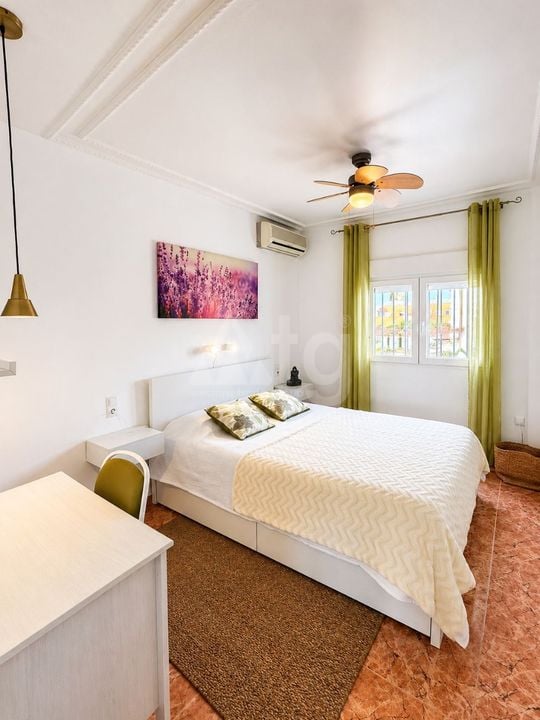 Vilă cu 3 dormitoare în Torrevieja - RCJ147385 - Imagini - 11