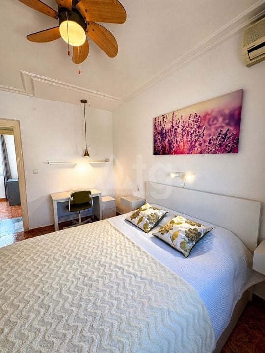 Vilă cu 3 dormitoare în Torrevieja - RCJ147385 - Imagini - 12