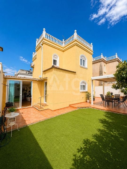Vilă cu 3 dormitoare în Torrevieja - RCJ147385 - Imagini - 2
