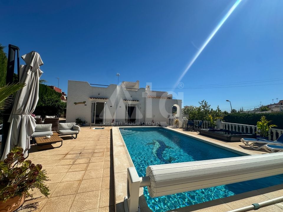 2 bedroom Townhouse in Torrevieja - RCJ147389 - Photo - 2
