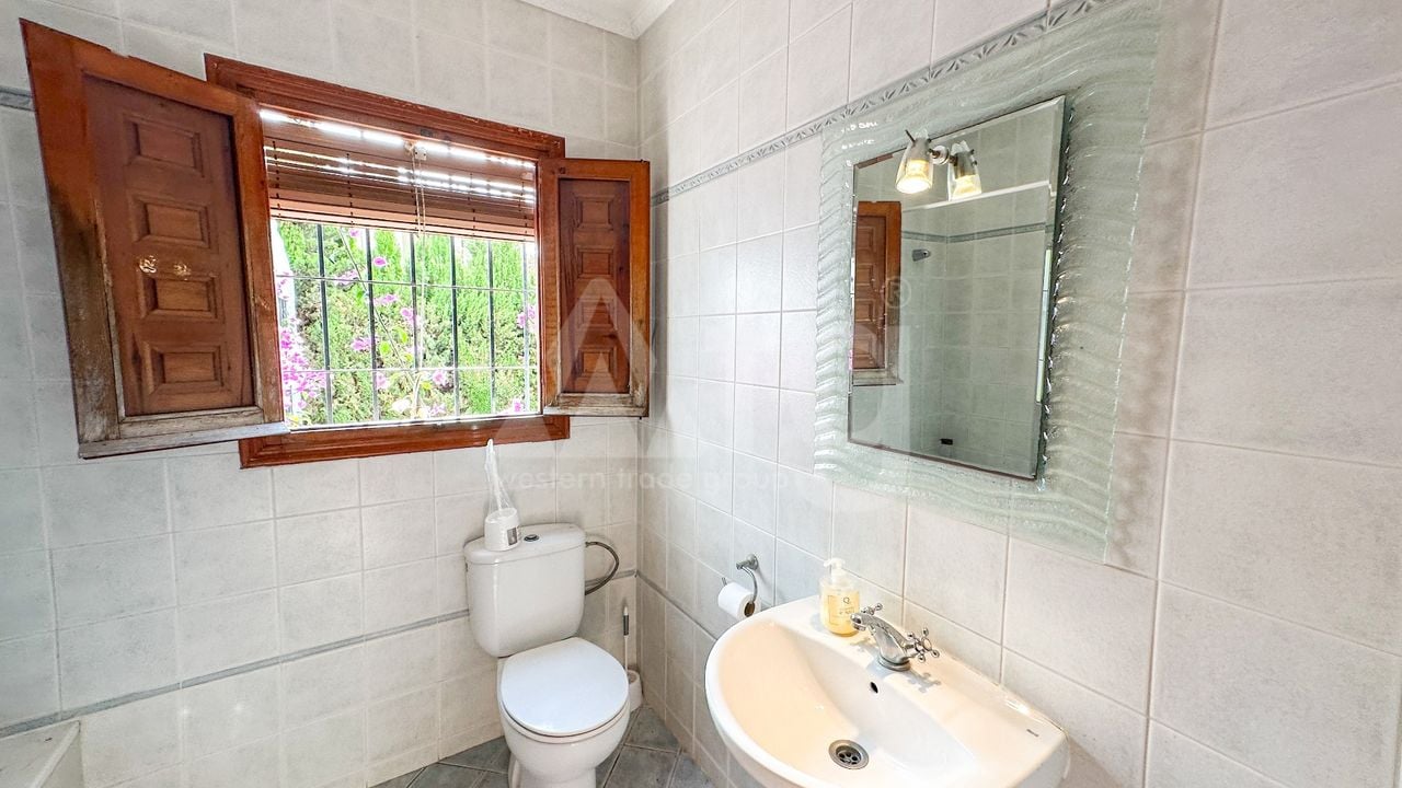 4 bedroom Villa in Cabo Roig - RCJ147394 - Photo - 23