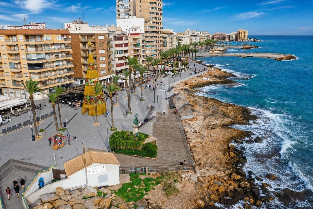 2 bedroom Apartment in Torrevieja - CI150064 - Photo - 1