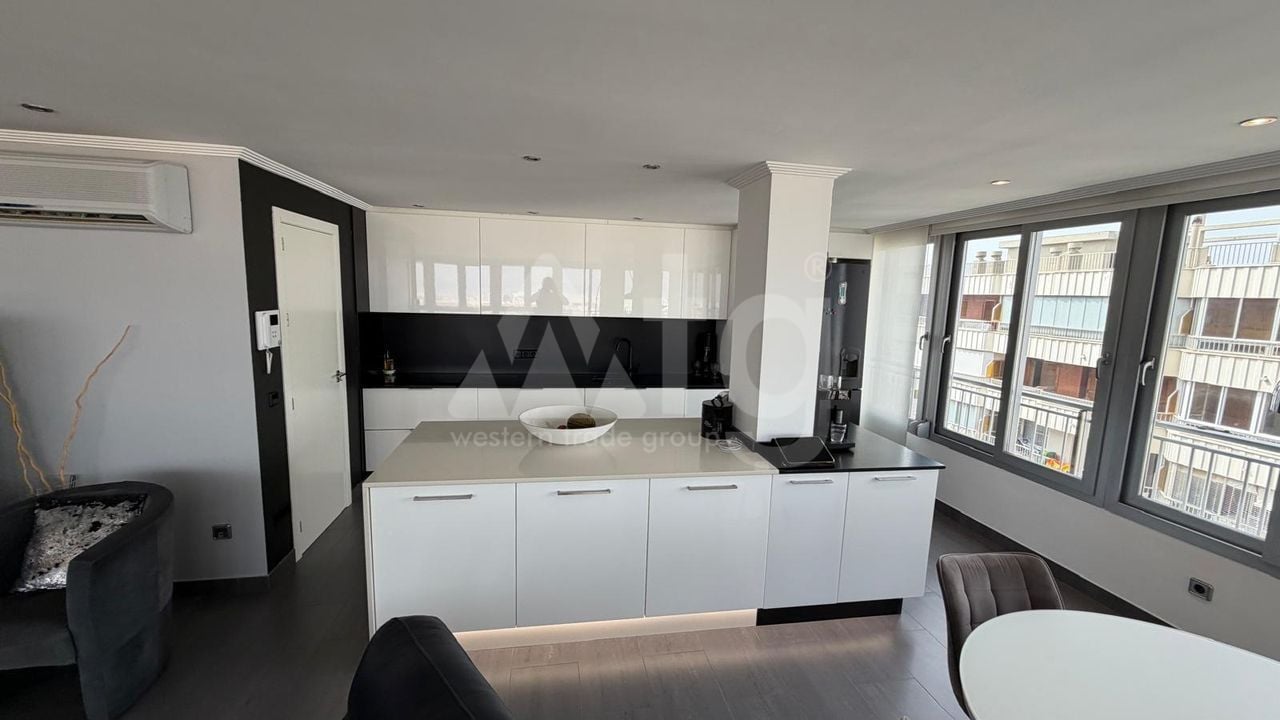 2 bedroom Penthouse in Torrevieja - CT147964 - Photo - 4