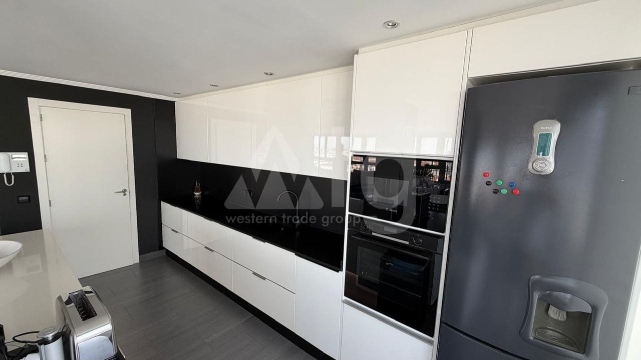 2 bedroom Penthouse in Torrevieja - CT147964 - Photo - 5
