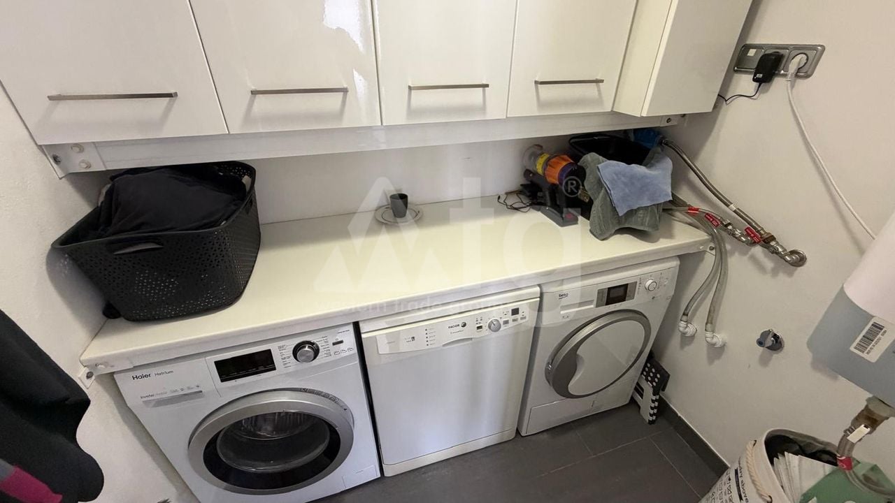 2 bedroom Penthouse in Torrevieja - CT147964 - Photo - 9