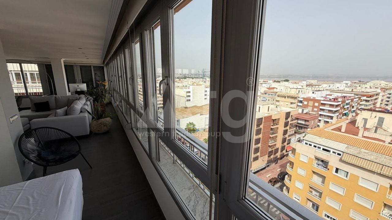 2 bedroom Penthouse in Torrevieja - CT147964 - Photo - 16