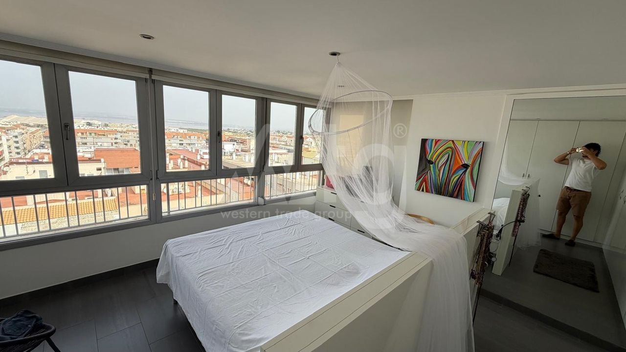 2 bedroom Penthouse in Torrevieja - CT147964 - Photo - 12