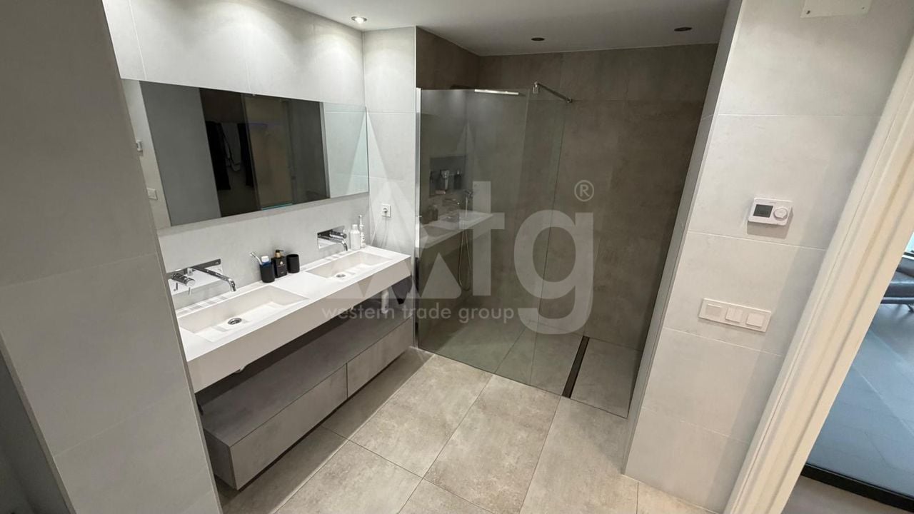 2 bedroom Penthouse in Torrevieja - CT147964 - Photo - 15
