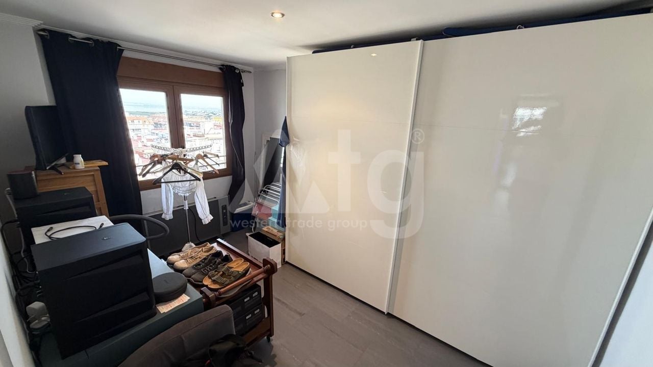 2 bedroom Penthouse in Torrevieja - CT147964 - Photo - 13