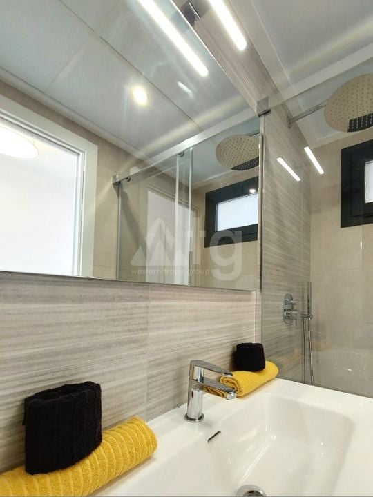 2 bedroom Apartment in Orihuela Costa - GS149491 - Photo - 11