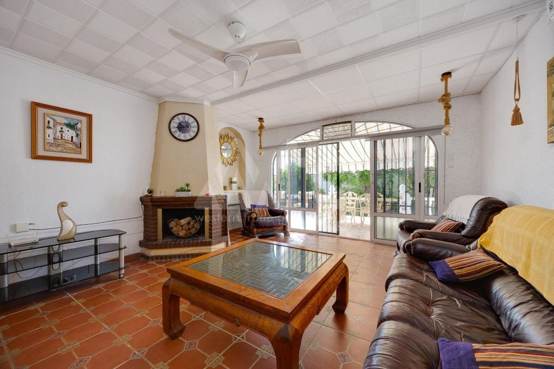Vilă cu 4 dormitoare în Torrevieja - CYM149530 - Imagini - 4