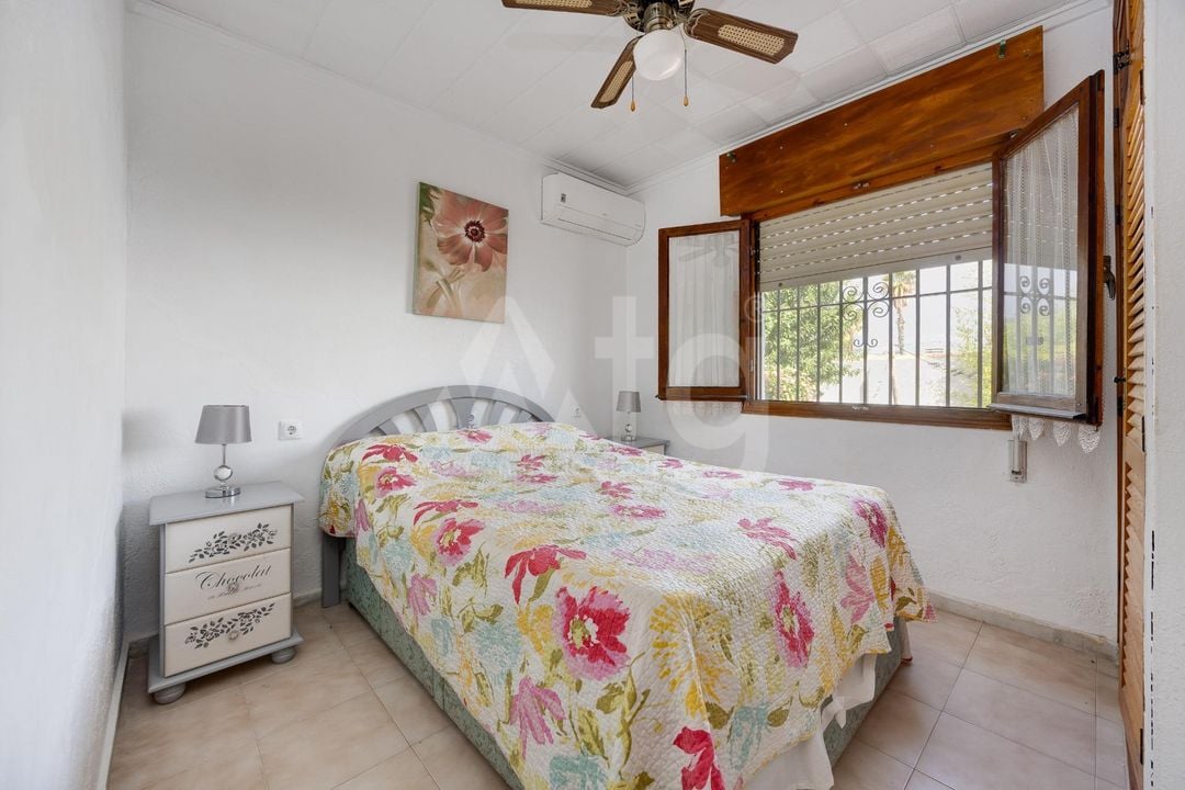 Vilă cu 4 dormitoare în Torrevieja - CYM149530 - Imagini - 17