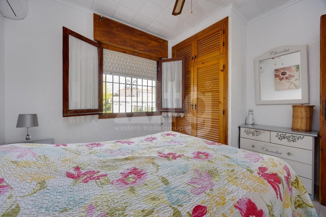 Vilă cu 4 dormitoare în Torrevieja - CYM149530 - Imagini - 18