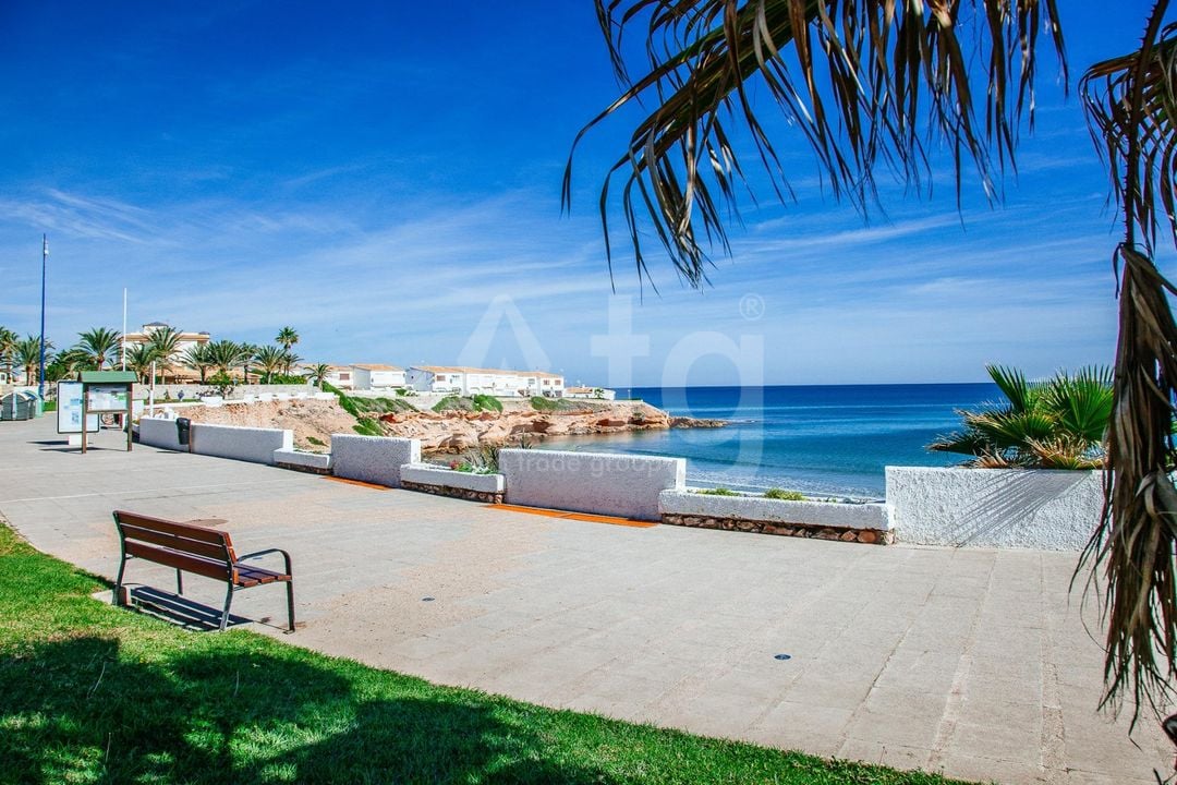 2 bedroom Bungalow in Orihuela Costa - CYM149532 - Photo - 32