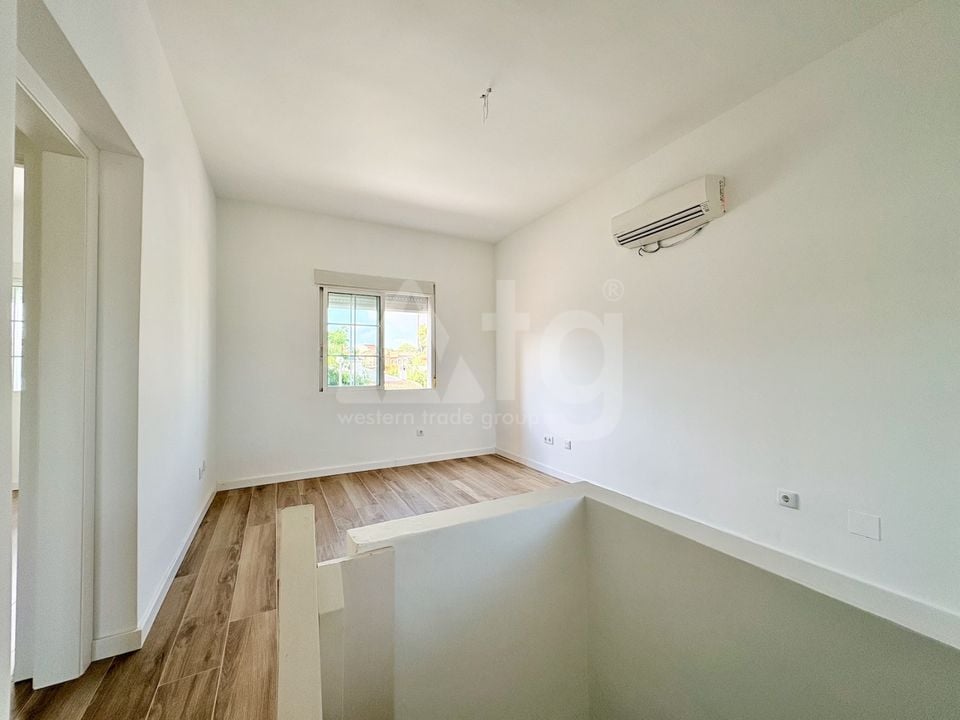 4 bedroom Villa in Los Balcones - UBK149677 - Photo - 11
