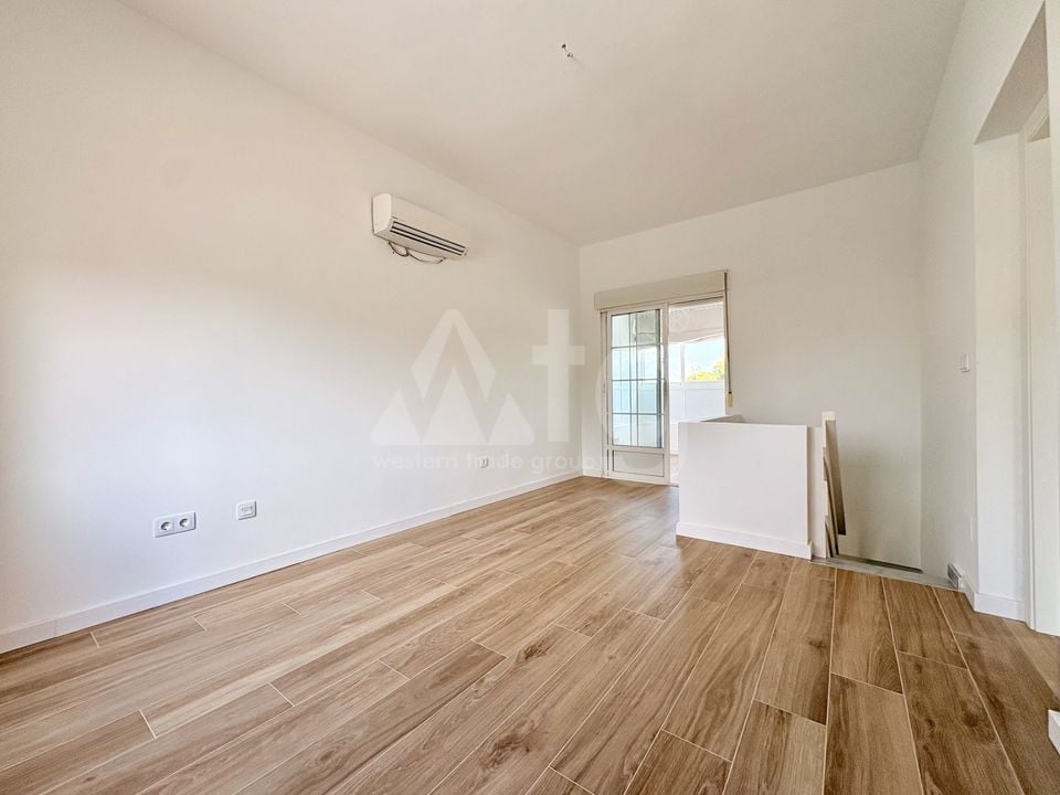 4 bedroom Villa in Los Balcones - UBK149677 - Photo - 10